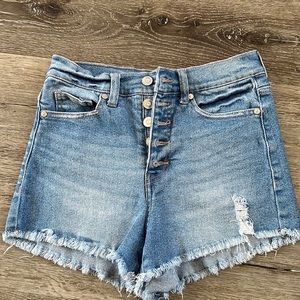 New without tags fashion nova high rise shorts. Size 5/27